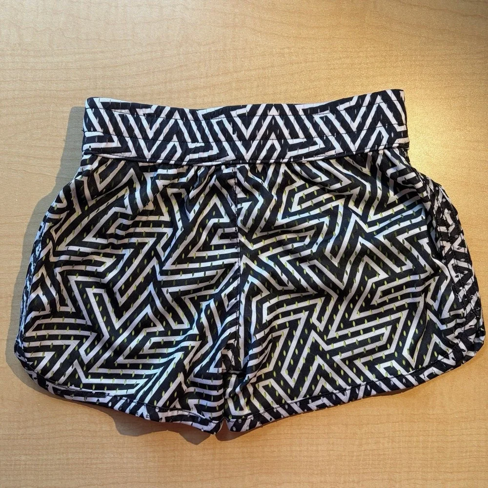 The Unbranded Brand waist 11
